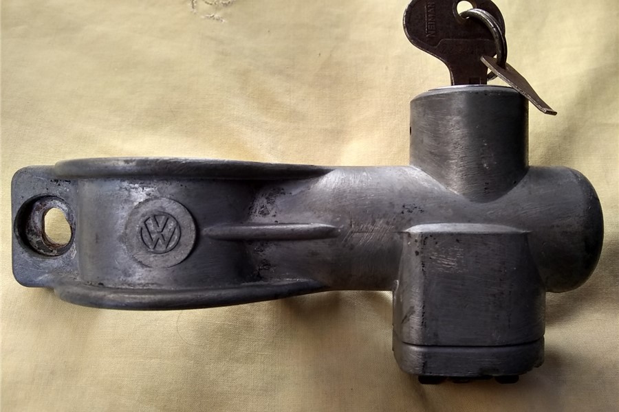 1957 - VW Early Steering Lock And Key - photo 1
