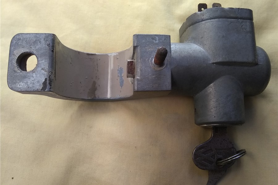 1957 - VW Early Steering Lock And Key - photo 1
