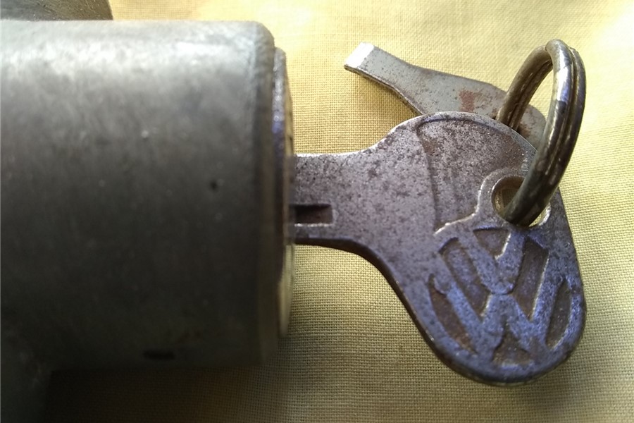 1957 - VW Early Steering Lock And Key - photo 7