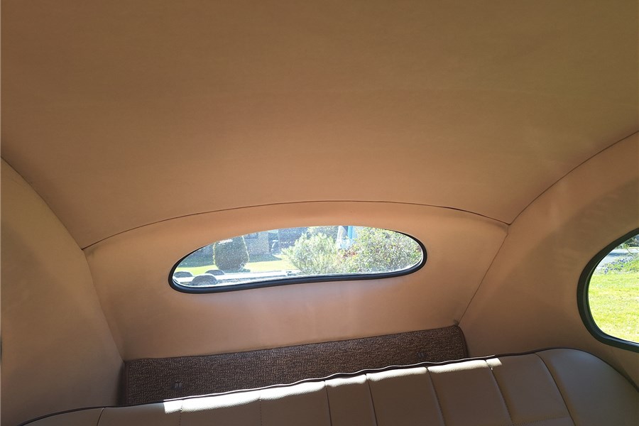 1954 -  Oval UK RHD