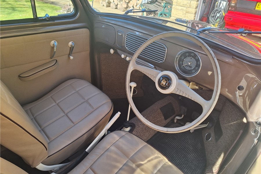 1954 -  Oval UK RHD