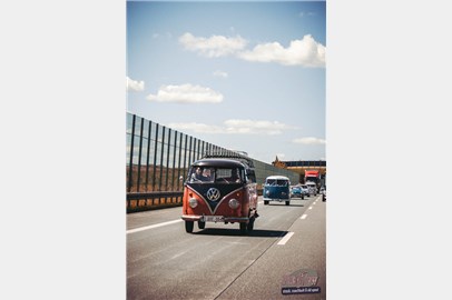 Samba bus on the road at BBT Convoy to Bad Camberg 2019 - IMG_0205.jpg