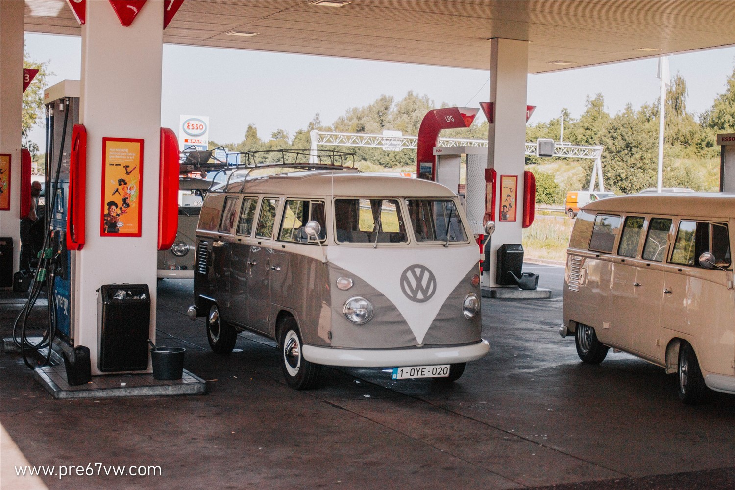 Split bus getting fuel at BBT Convoy to Hessisch Oldendorf 2022