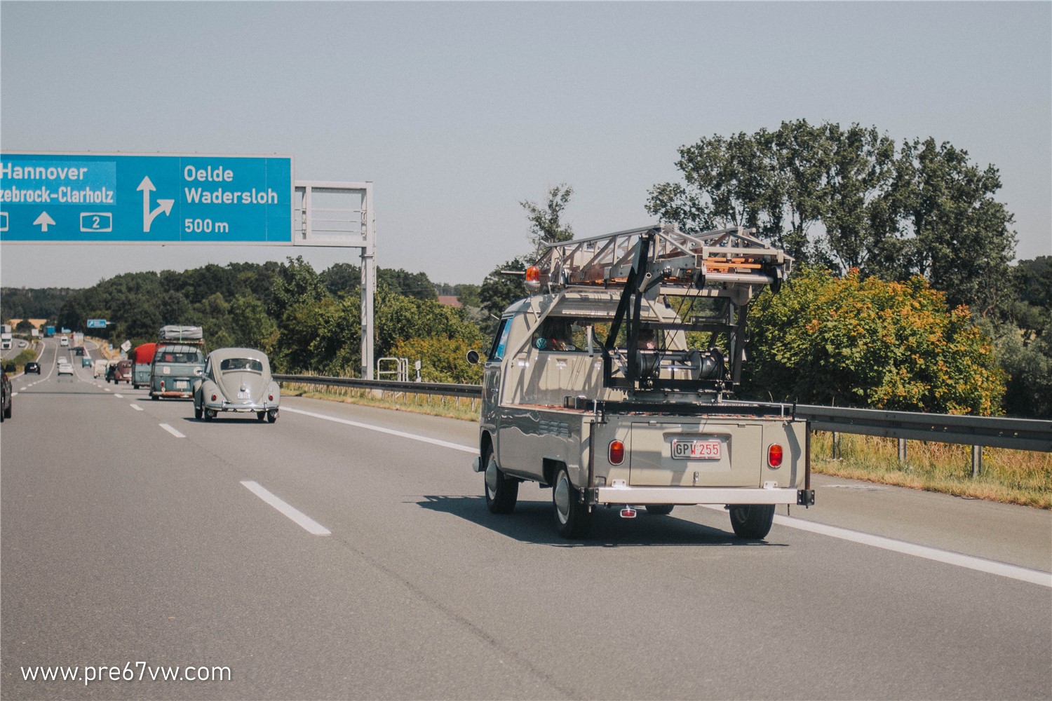 Split window ladder truck driving at BBT Convoy to Hessisch Oldendorf 2022