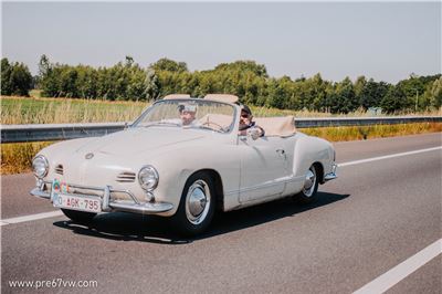 Lowlight Karmann Ghia Convertible driving at BBT Convoy to Hessisch Oldendorf 2022 - IMG_1562.jpg