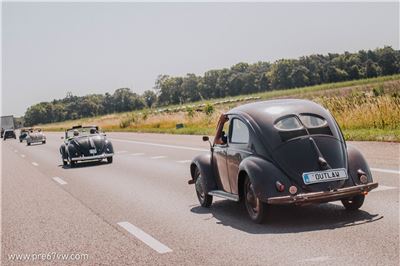 Hebmuller and Split Bug driving at BBT Convoy to Hessisch Oldendorf 2022 - IMG_1688.jpg