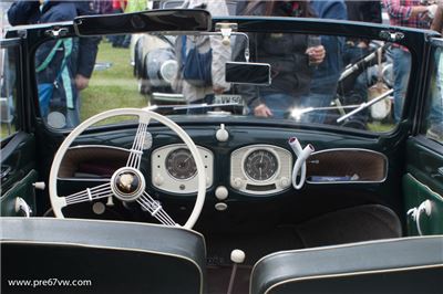 Karmann Cabrio Dashboard at Bad Camberg 2015 - IMG_4004.jpg