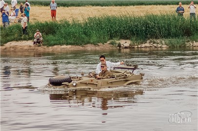 Schwimmwagen at Hessisch-Oldendorf 2005 - 100_2851.jpg