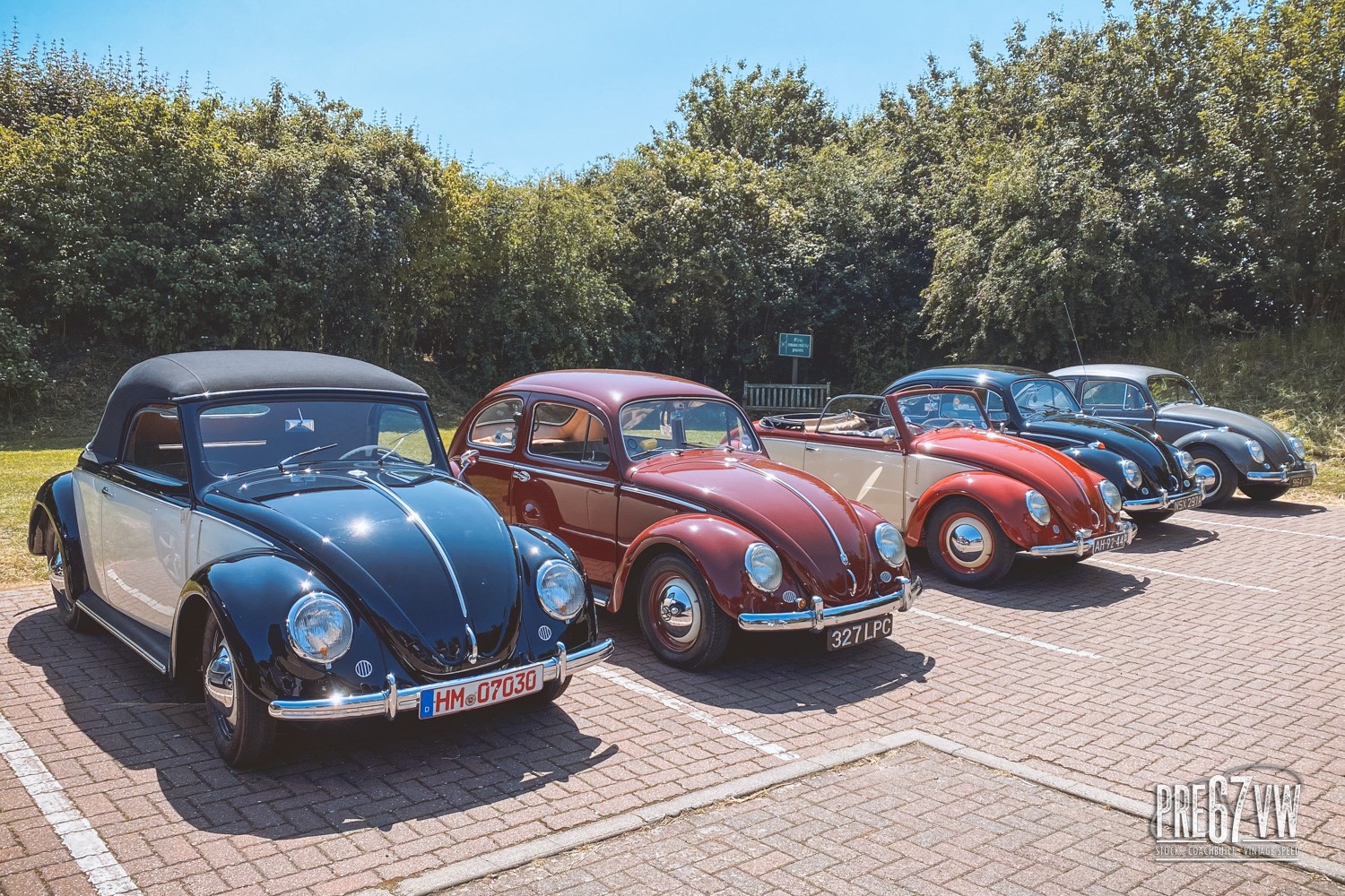 Lining up for registration at Lavenham Vintage VW Meeting 2023