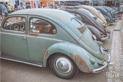 Early Beetles on the Market Square at Lavenham Vintage VW Meeting 2023 - IMG_9887_jpg-Edit.jpg
