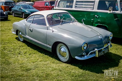 Karmann Ghia at Stanford Hall 03 - 100_0204.jpg