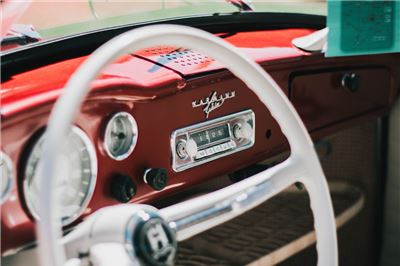 Karmann Ghia Dashboard at Stanford Hall 2018 - IMG_7429.jpg