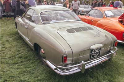 Lowlight Karmann Ghia at Stanford Hall 2019 - IMG_9617.jpg