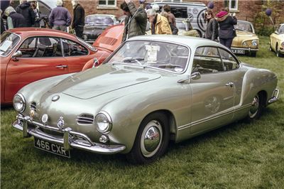 Lowlight Karmann Ghia at Stanford Hall 2019 - IMG_9925.jpg