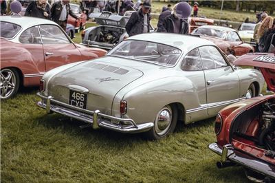 Lowlight Karmann Ghia at Stanford Hall 2019 - IMG_9928.jpg