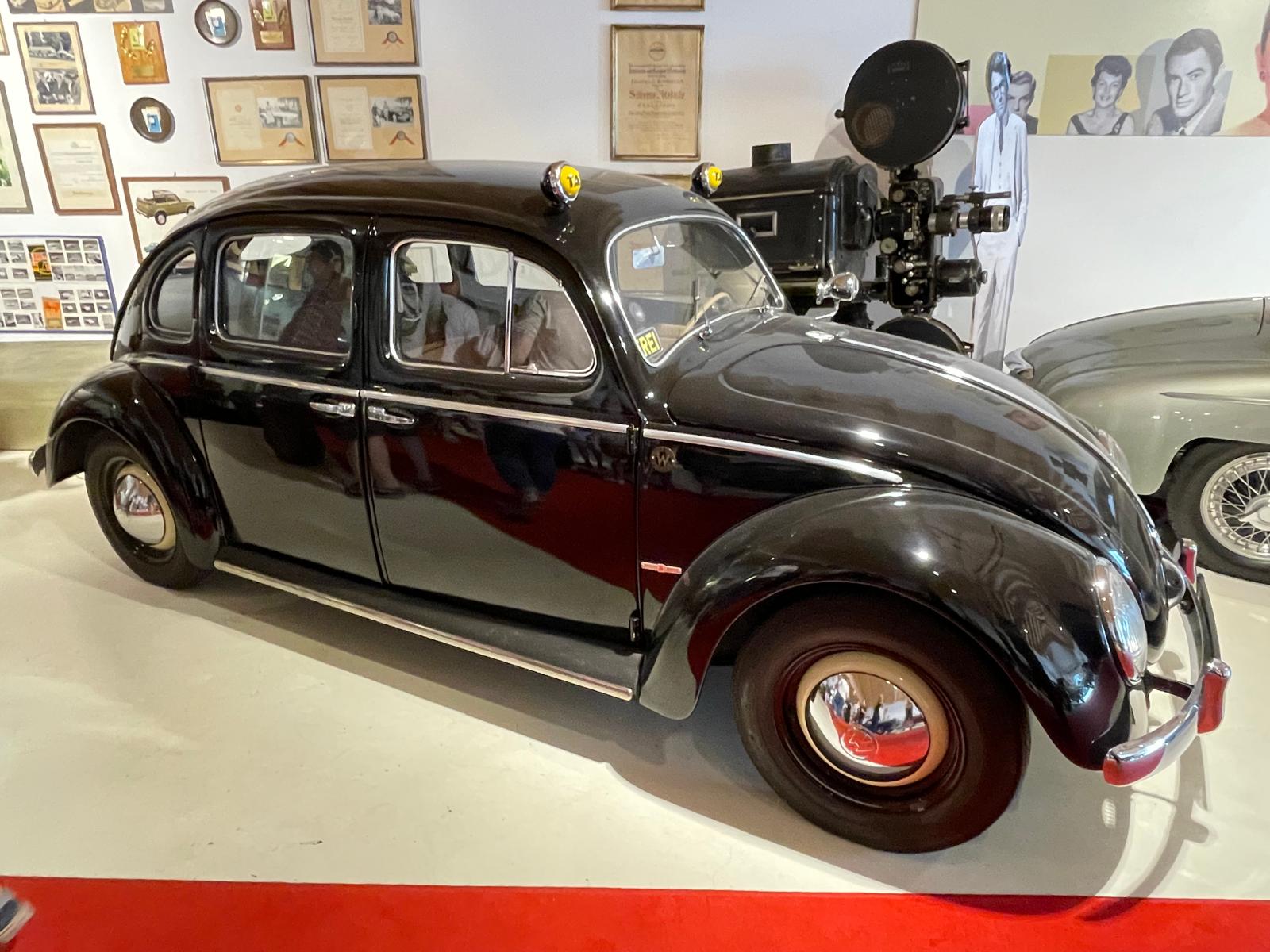 BoS-Models 1:43 Volkswagen VW Beetle Rometsch 4-Türer Taxi